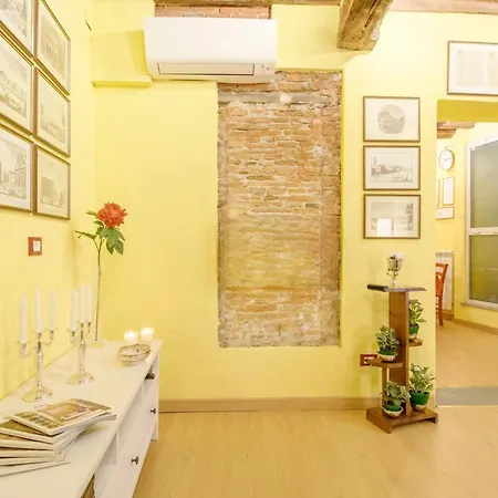 Appartamento Cozybricks In - In Historical Center - Air Cond & Wifi -